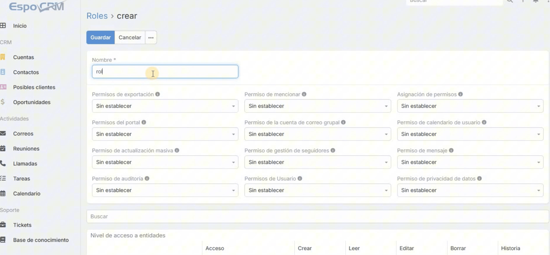 Diagrama de cómo EspoCRM resuelve permisos entre Roles y Equipos